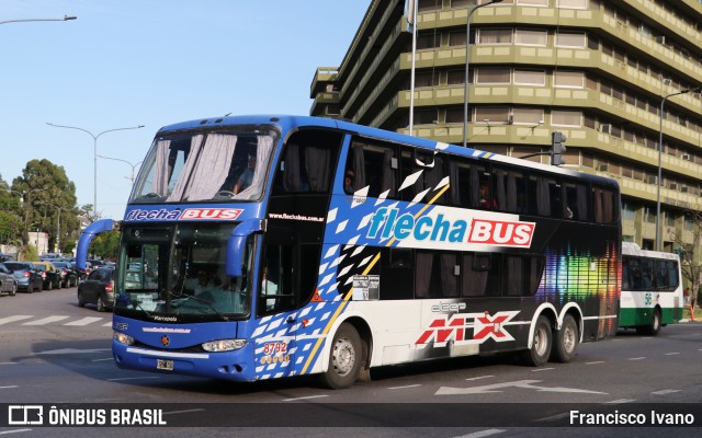 Flecha Bus 8792 na cidade de Ciudad Autónoma de Buenos Aires, Argentina, por Francisco Ivano. Número da foto: #11440740.