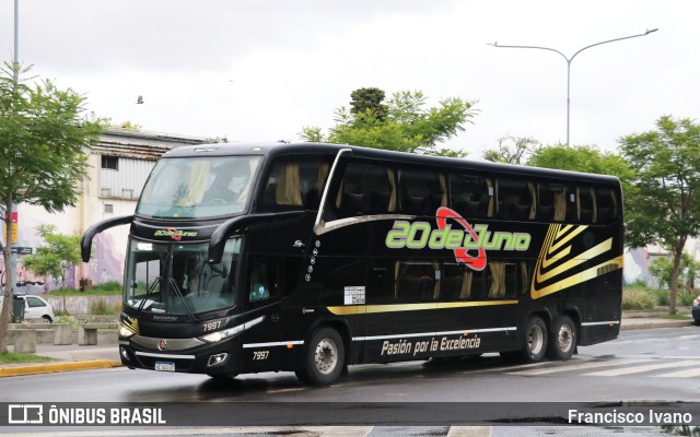 Transporte de Pasajeros 20 de Junio 7997 na cidade de Ciudad Autónoma de Buenos Aires, Argentina, por Francisco Ivano. Número da foto: #11444188.