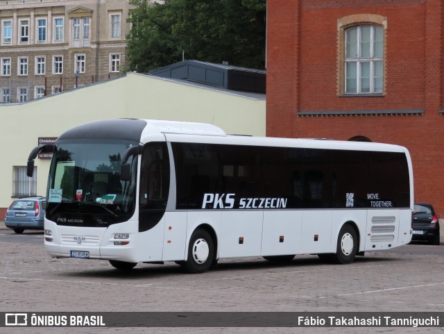 PKS Szczecin ZS854RW na cidade de Szczecin, West Pomeranian, Polônia, por Fábio Takahashi Tanniguchi. Número da foto: #11443472.
