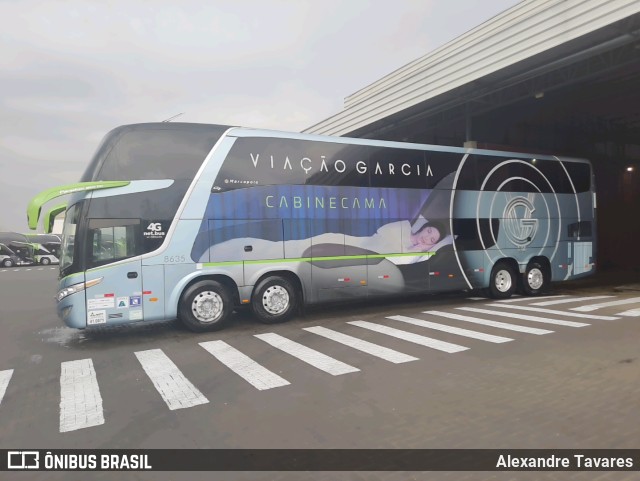 Viação Garcia 8635 na cidade de Maringá, Paraná, Brasil, por Alexandre Tavares. Número da foto: #11444316.