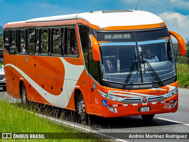 Empresarios Unidos de Puntarenas 35 na cidade de Alajuela, Alajuela, Costa Rica, por Andrés Martínez Rodríguez. Número da foto: #11445825.