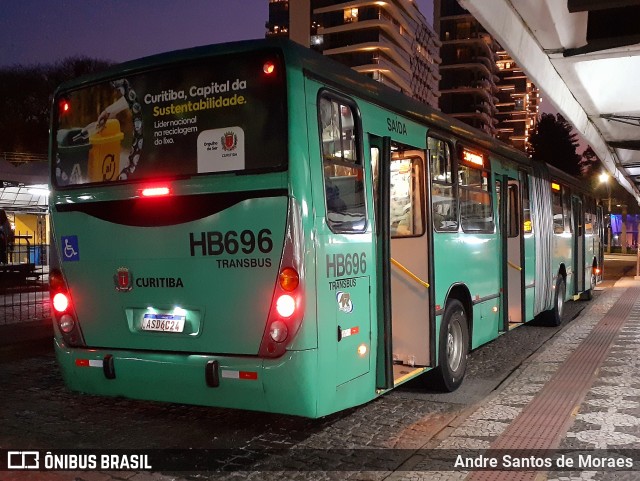 Auto Viação Redentor HB696 na cidade de Curitiba, Paraná, Brasil, por Andre Santos de Moraes. ID da foto: 11446539.