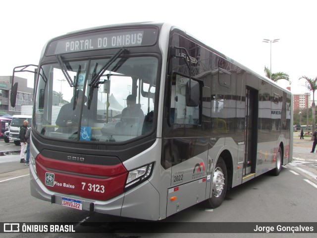Viação Metrópole Paulista - Zona Sul 7 3123 na cidade de Barueri, São Paulo, Brasil, por Jorge Gonçalves. Número da foto: #11449464.