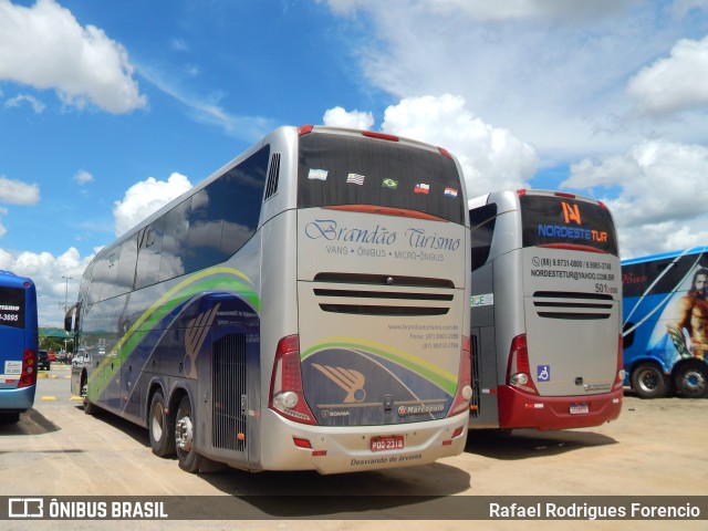 Brandão Turismo 2012 na cidade de Caruaru, Pernambuco, Brasil, por Rafael Rodrigues Forencio. Número da foto: #11452599.