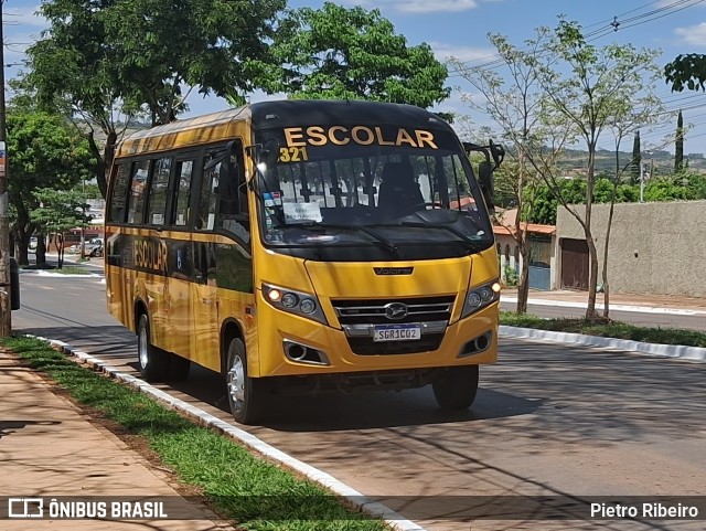 Escolares 009 na cidade de Brazlândia, Distrito Federal, Brasil, por Pietro Ribeiro. ID da foto: 11454118.