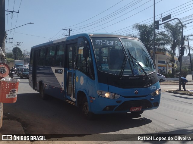 Coopertransguaru 1733 na cidade de Guarulhos, São Paulo, Brasil, por Rafael Lopes de Oliveira. Número da foto: #11456699.