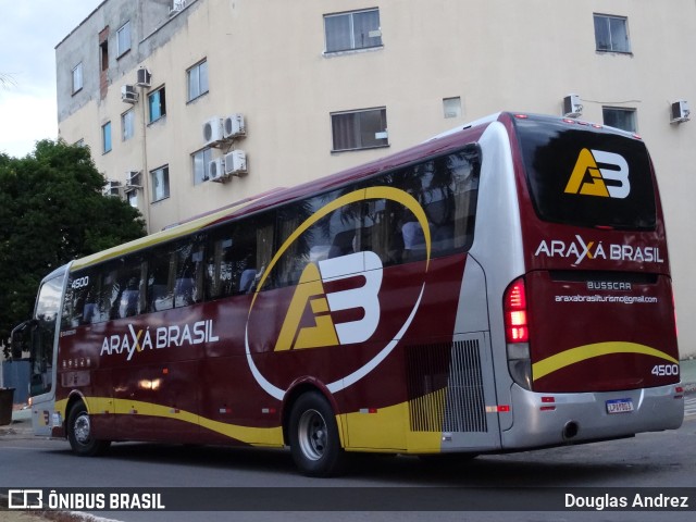 Araxá Brasil 4500 na cidade de Trindade, Goiás, Brasil, por Douglas Andrez. Número da foto: #11456728.