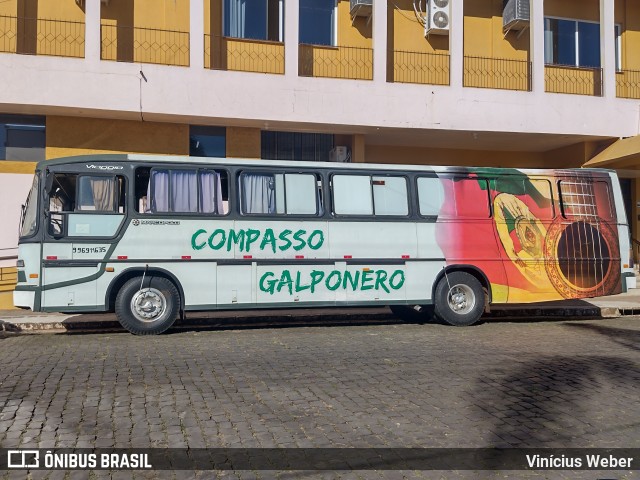 Grupo Compasso Galponero 01 na cidade de Santiago, Rio Grande do Sul, Brasil, por Vinícius Weber. Número da foto: #11464581.
