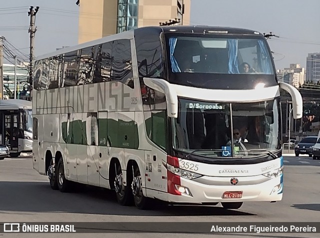 Auto Viação Catarinense 3525 na cidade de São Paulo, São Paulo, Brasil, por Alexandre Figueiredo Pereira. ID da foto: 11415938.