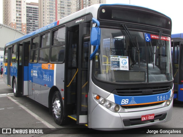 BB Transportes e Turismo 5861 na cidade de Barueri, São Paulo, Brasil, por Jorge Gonçalves. Número da foto: #11414966.