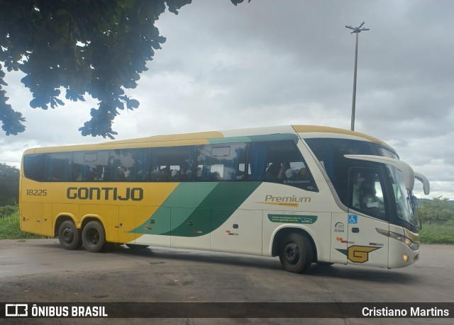 Empresa Gontijo de Transportes 18225 na cidade de Montes Claros, Minas Gerais, Brasil, por Cristiano Martins. ID da foto: 11469681.