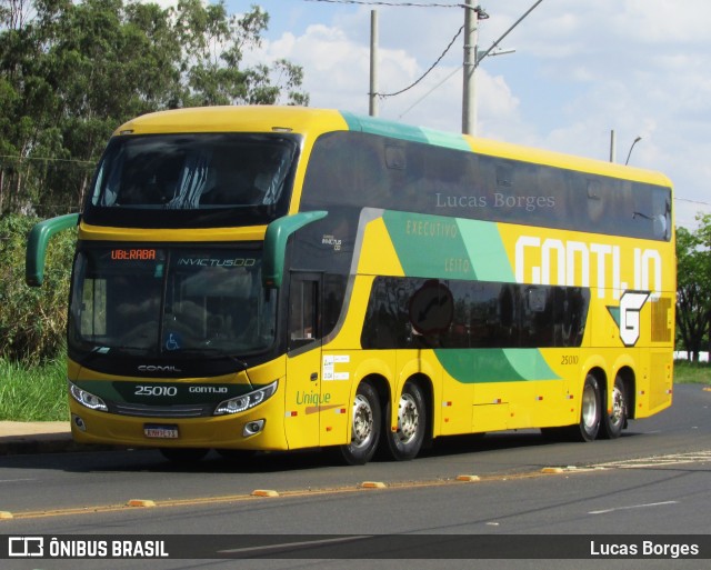 Empresa Gontijo de Transportes 25010 na cidade de Araxá, Minas Gerais, Brasil, por Lucas Borges . Número da foto: #11470072.