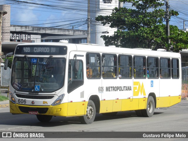 Empresa Metropolitana 606 na cidade de Jaboatão dos Guararapes, Pernambuco, Brasil, por Gustavo Felipe Melo. Número da foto: #11468472.