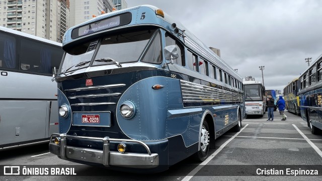 Turismo Santa Rita 5 na cidade de Barueri, São Paulo, Brasil, por Cristian Espinoza. ID da foto: 11468193.