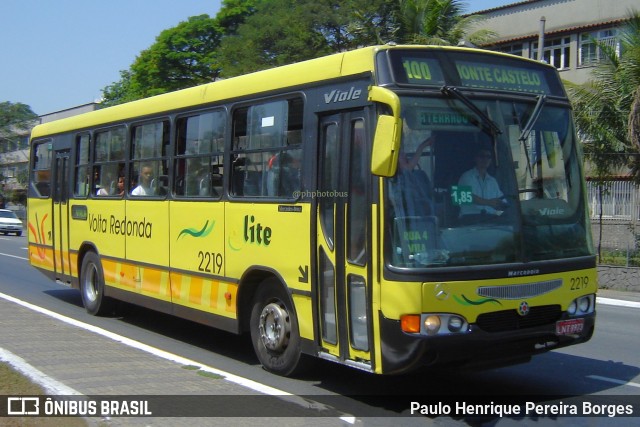 Viação Elite 2219 na cidade de Volta Redonda, Rio de Janeiro, Brasil, por Paulo Henrique Pereira Borges. Número da foto: #11473238.