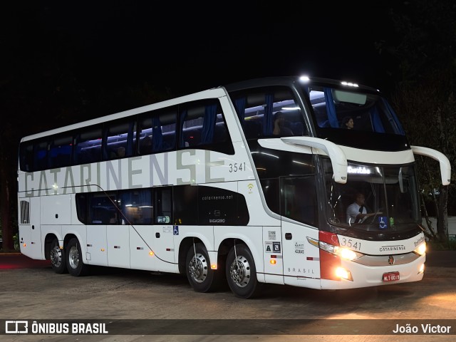 Auto Viação Catarinense 3541 na cidade de Cascavel, Paraná, Brasil, por João Victor. Número da foto: #11476216.
