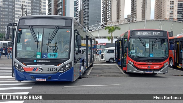 Viação Osasco 21.701 na cidade de Barueri, São Paulo, Brasil, por Elvis Barbosa. Número da foto: #11478986.
