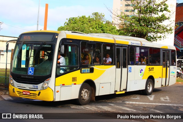 Autotrans Transportes Urbanos e Rodoviários 7518 na cidade de Uberlândia, Minas Gerais, Brasil, por Paulo Henrique Pereira Borges. ID da foto: 11479008.