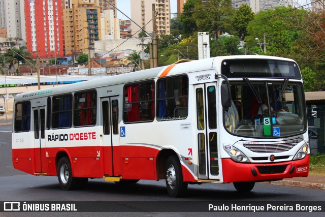 Rápido D´Oeste 4142 na cidade de Ribeirão Preto, São Paulo, Brasil, por Paulo Henrique Pereira Borges. Número da foto: #11482234.