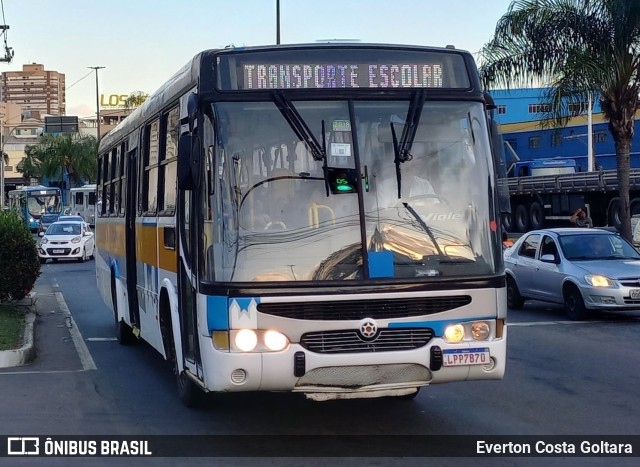 Escolares LPP7B70 na cidade de Cariacica, Espírito Santo, Brasil, por Everton Costa Goltara. Número da foto: #11480378.