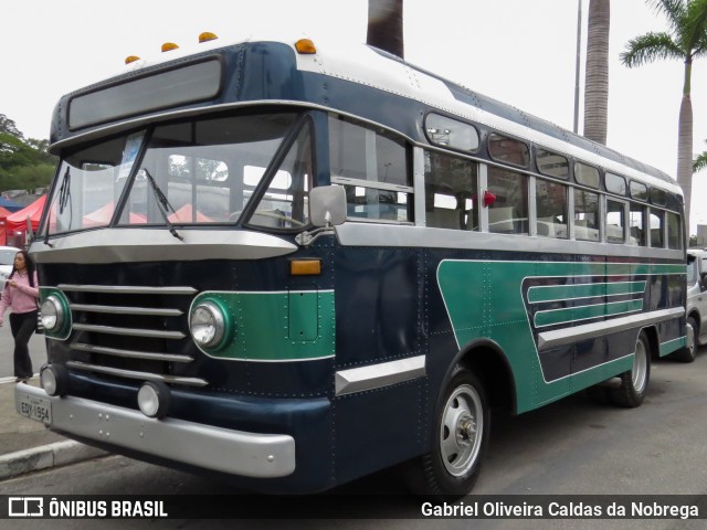 Ônibus Particulares 1954 na cidade de Barueri, São Paulo, Brasil, por Gabriel Oliveira Caldas da Nobrega. Número da foto: #11487384.