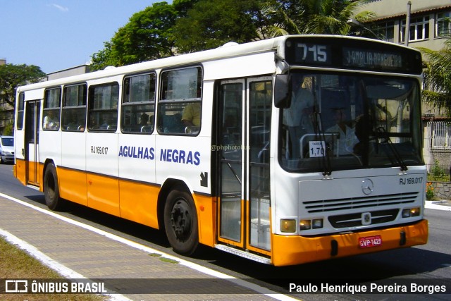 Viação Agulhas Negras RJ 169.017 na cidade de Volta Redonda, Rio de Janeiro, Brasil, por Paulo Henrique Pereira Borges. Número da foto: #11490606.