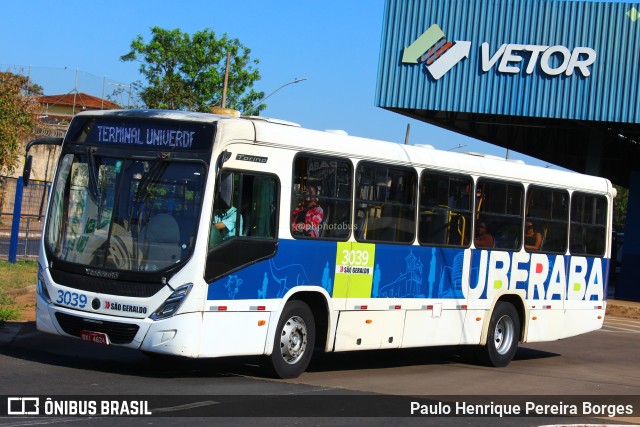 São Geraldo Sacramento 3039 na cidade de Uberaba, Minas Gerais, Brasil, por Paulo Henrique Pereira Borges. Número da foto: #11490467.