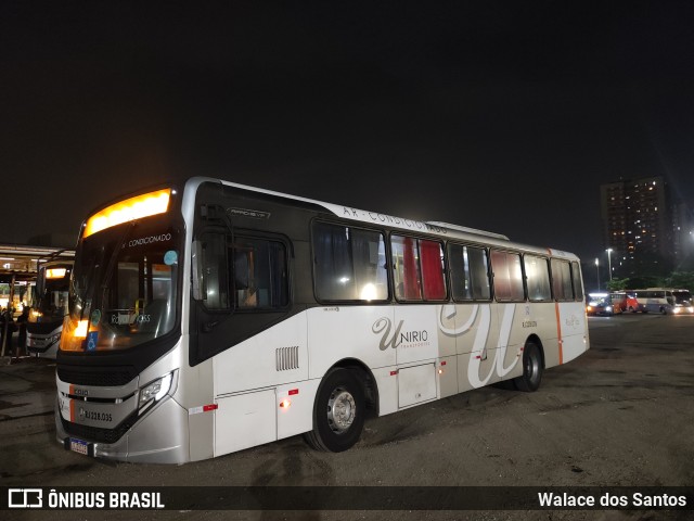 UniRio Transportes RJ 228.035 na cidade de Rio de Janeiro, Rio de Janeiro, Brasil, por Walace dos Santos. ID da foto: 11489448.