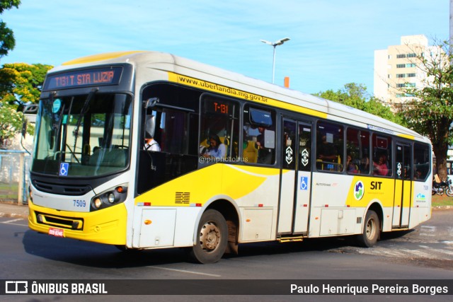 Autotrans Transportes Urbanos e Rodoviários 7509 na cidade de Uberlândia, Minas Gerais, Brasil, por Paulo Henrique Pereira Borges. ID da foto: 11494911.