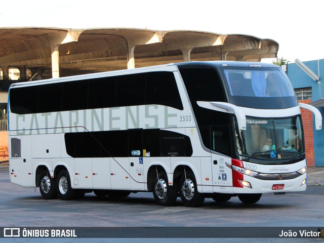 Auto Viação Catarinense 3500 na cidade de Porto Alegre, Rio Grande do Sul, Brasil, por João Victor. ID da foto: 11495383.