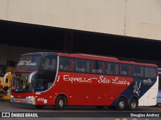 Expresso São Luiz 6910 na cidade de Goiânia, Goiás, Brasil, por Douglas Andrez. Número da foto: #11418497.