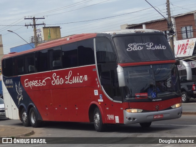Expresso São Luiz 7090 na cidade de Goiânia, Goiás, Brasil, por Douglas Andrez. Número da foto: #11418490.