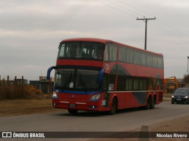 Ônibus Particulares 2502 na cidade de Villa María, General San Martín, Córdoba, Argentina, por Nicolas Rivero. ID da foto: 11419516.