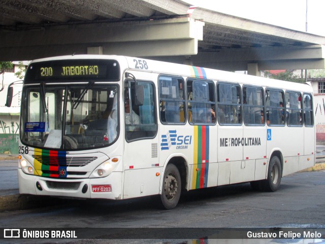 Empresa Metropolitana 258 na cidade de Recife, Pernambuco, Brasil, por Gustavo Felipe Melo. Número da foto: #11495820.