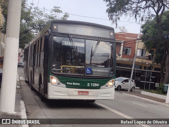 Via Sudeste Transportes S.A. 5 1394 na cidade de São Paulo, São Paulo, Brasil, por Rafael Lopes de Oliveira. ID da foto: 11497427.