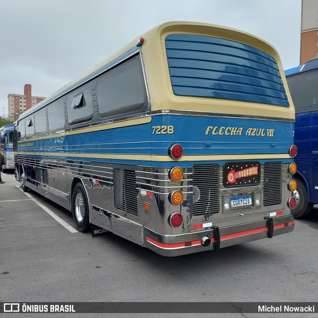 Ônibus Particulares 7228 na cidade de Barueri, São Paulo, Brasil, por Michel Nowacki. Número da foto: #11421894.
