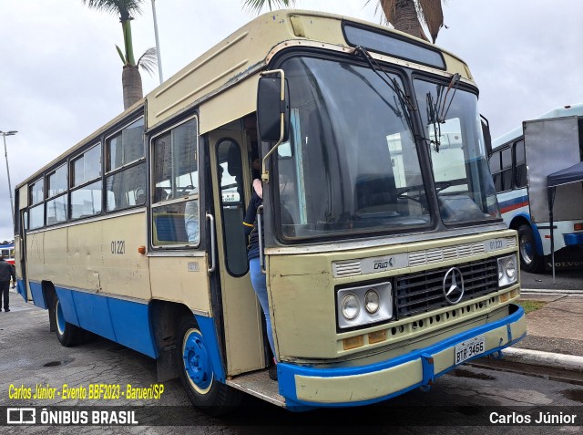 Ônibus Particulares 01 221 na cidade de Barueri, São Paulo, Brasil, por Carlos Júnior. ID da foto: 11419887.