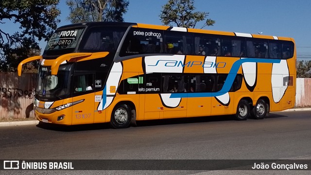 Viação Sampaio 13107 na cidade de Brasília, Distrito Federal, Brasil, por João Gonçalves. Número da foto: #11419632.