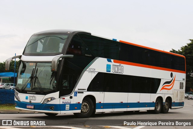 Expresso União 20000 na cidade de São Paulo, São Paulo, Brasil, por Paulo Henrique Pereira Borges. Número da foto: #11421337.
