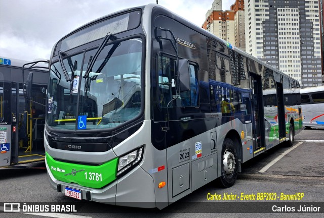 Viação Gato Preto 1 3781 na cidade de Barueri, São Paulo, Brasil, por Carlos Júnior. Número da foto: #11419877.