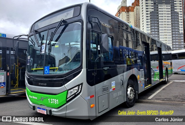 Viação Gato Preto 1 3781 na cidade de Barueri, São Paulo, Brasil, por Carlos Júnior. ID da foto: 11419877.