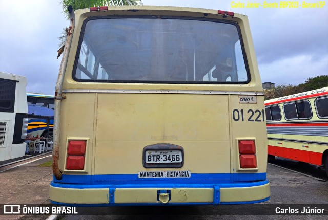 Ônibus Particulares 01 221 na cidade de Barueri, São Paulo, Brasil, por Carlos Júnior. Número da foto: #11419886.