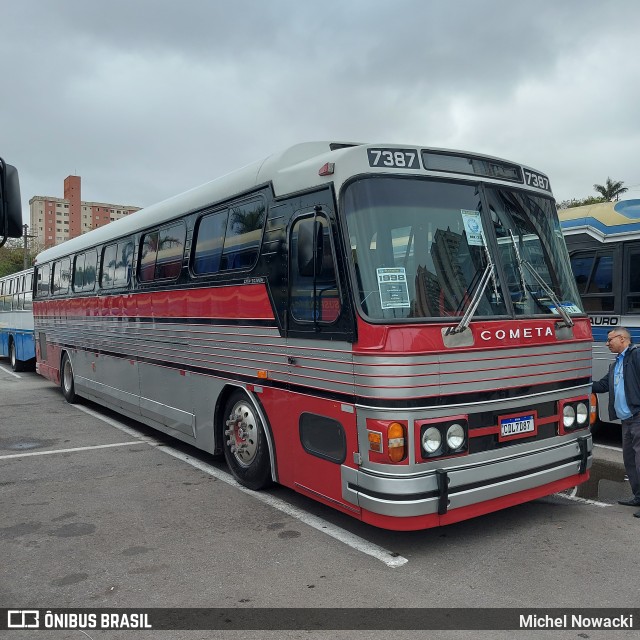 Ônibus Particulares 7387 na cidade de Barueri, São Paulo, Brasil, por Michel Nowacki. Número da foto: #11421656.