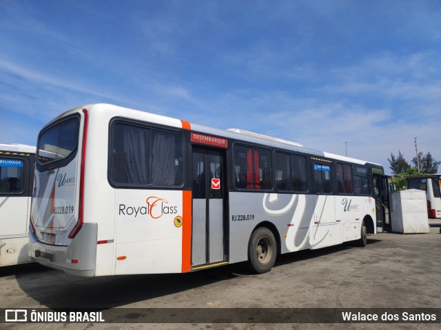 UniRio Transportes RJ 228.019 na cidade de Rio de Janeiro, Rio de Janeiro, Brasil, por Walace dos Santos. ID da foto: 11423863.