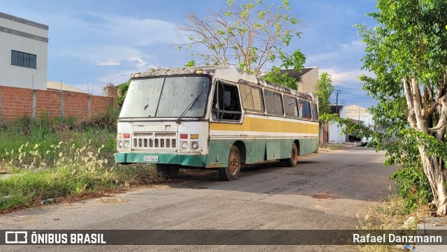 Ônibus Particulares  na cidade de Cuiabá, Mato Grosso, Brasil, por Rafael Danzmann. Número da foto: #11422971.