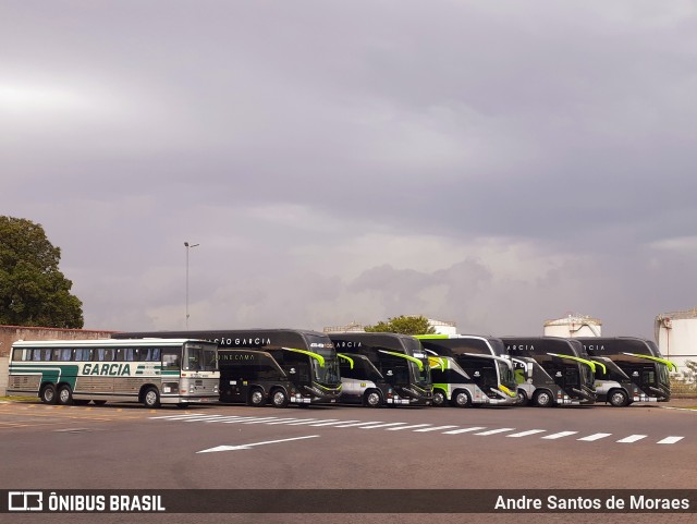 Viação Garcia 5392 na cidade de Maringá, Paraná, Brasil, por Andre Santos de Moraes. Número da foto: #11425953.