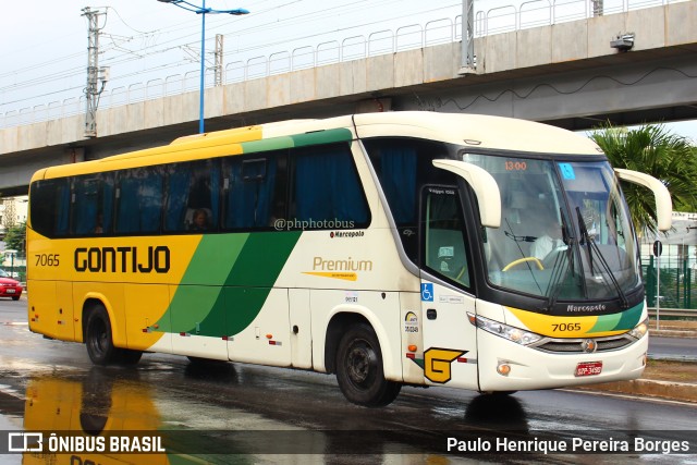 Empresa Gontijo de Transportes 7065 na cidade de Salvador, Bahia, Brasil, por Paulo Henrique Pereira Borges. ID da foto: 11427741.