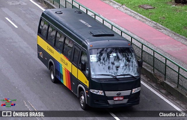 Escolares 046 na cidade de Rio de Janeiro, Rio de Janeiro, Brasil, por Claudio Luiz. Número da foto: #11432861.
