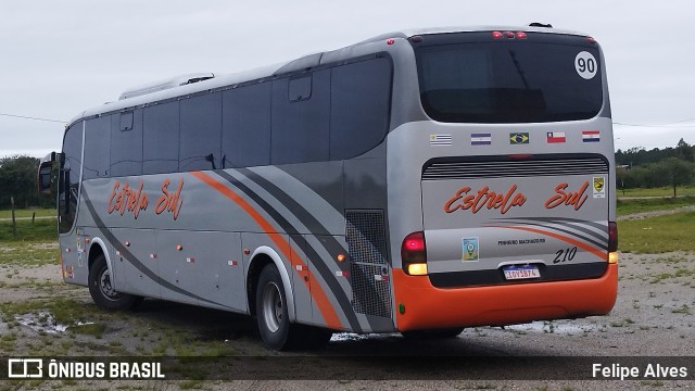 Estrela Sul 210 na cidade de Pelotas, Rio Grande do Sul, Brasil, por Felipe Alves. Número da foto: #11434838.